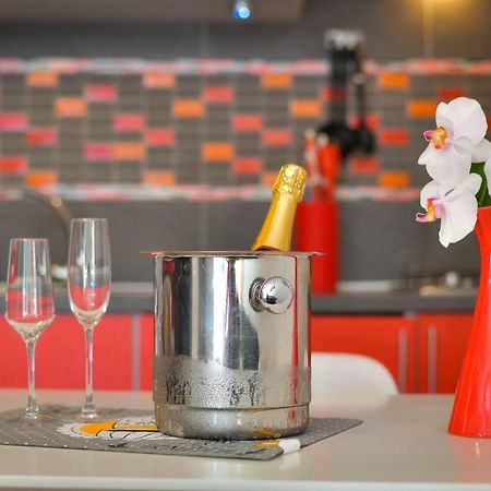 Bluebenalmadena 200Meters From The Beach With Jacuzzi And Rooftop Terrace (Adults Only) Bagian luar foto